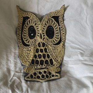 Owl appliqué with sequins